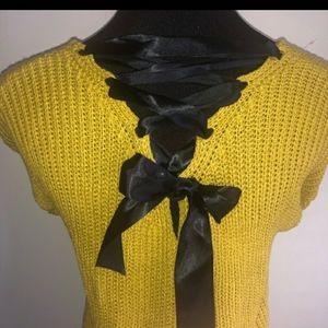 Thick knit oversize sweater with lace up back